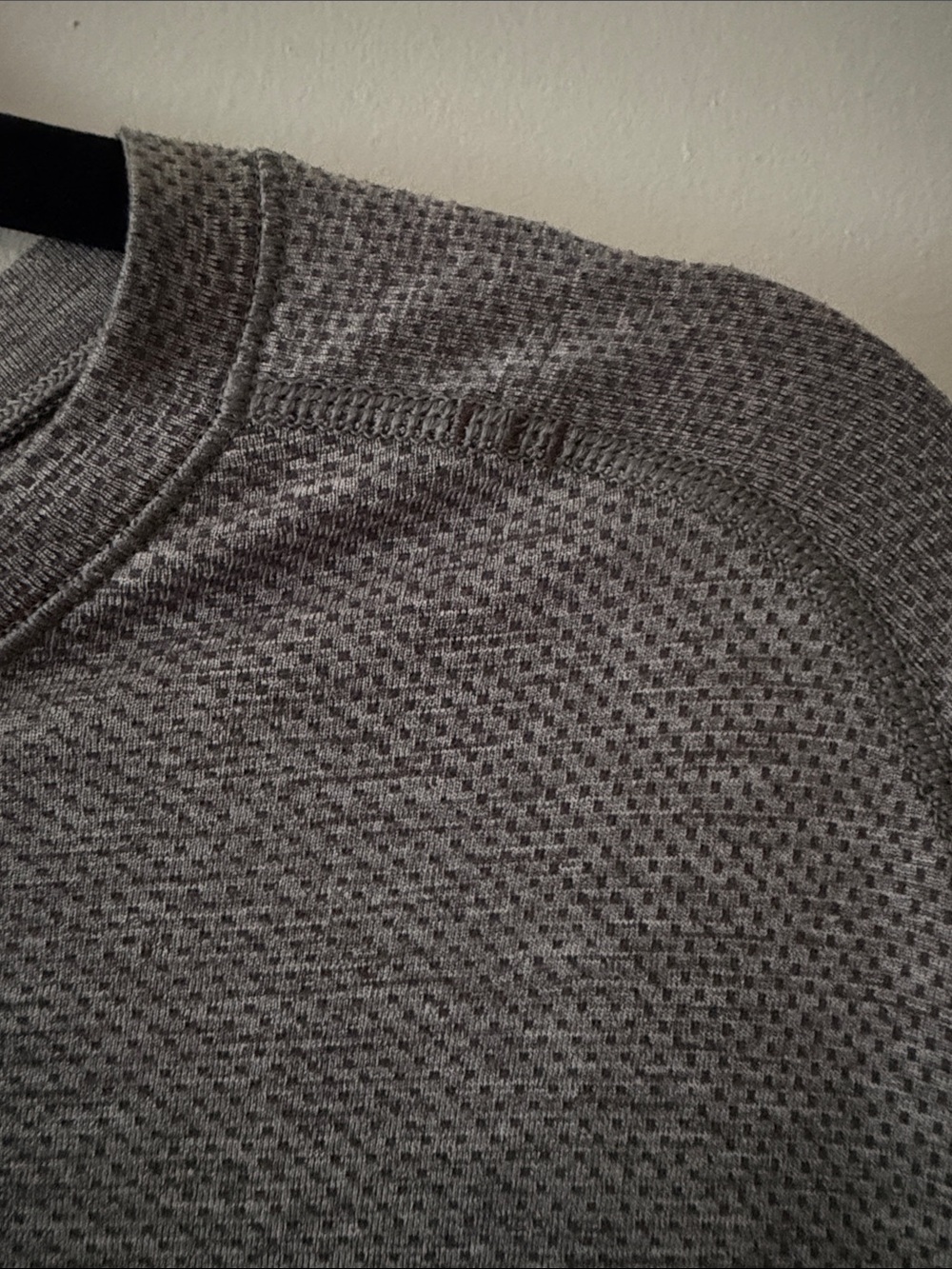 lululemon athletica Men's Short Sleeve Performance Tee Metal Vent - Grey - Picture 2 of 5